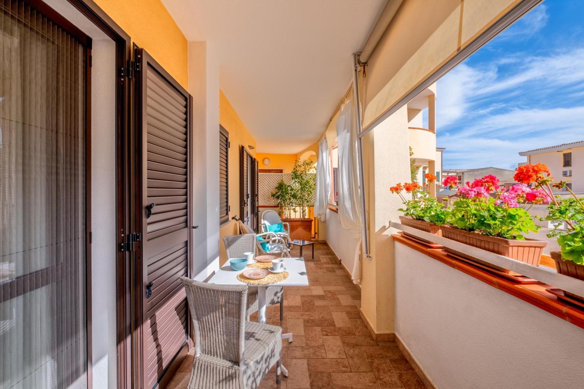 Orosei Home Holidays - I Fiori Exterior photo